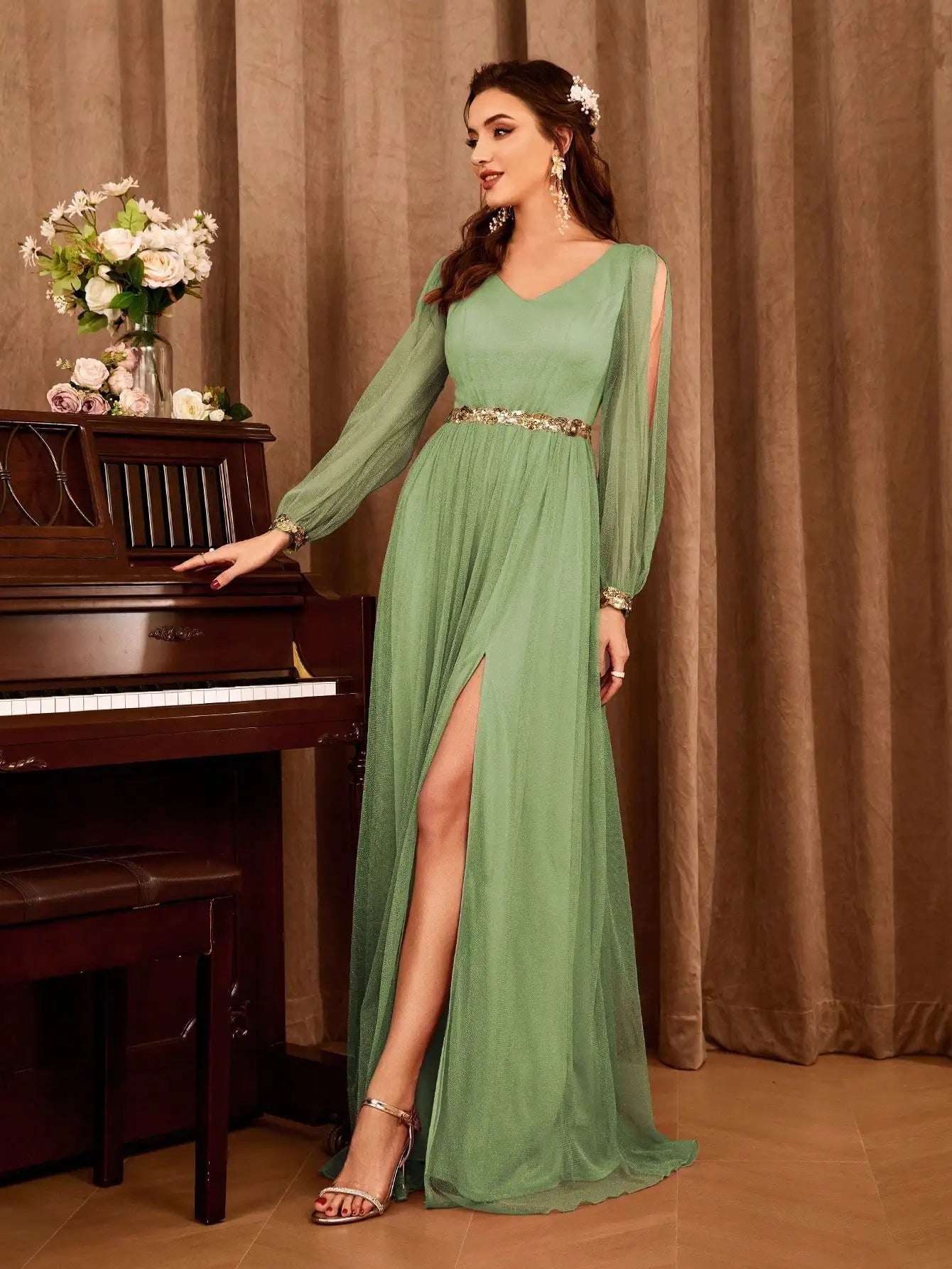 V-Neck Gauze Applique Slit Elegant Gown