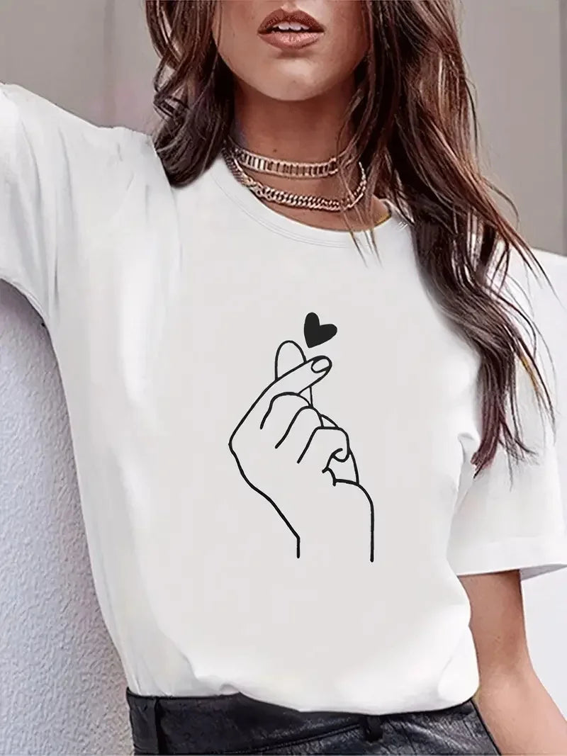 Cute Heart Print Solid Color Round Neck Plus Size T-Shirt